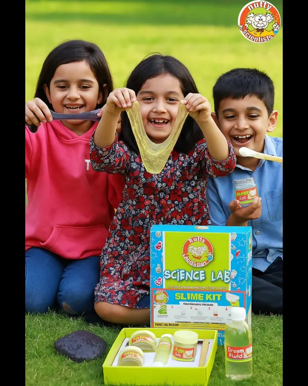 Slime, smiles, and a sprinkle of science! These kids are having the best time with one of my DIY Slime Kits, a perfect activity for parties or a fun afternoon at home.
