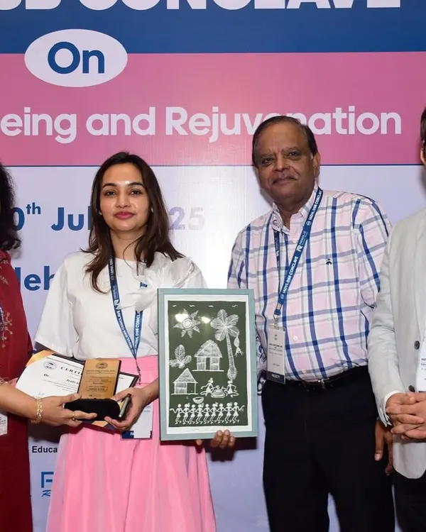 It was an honor to receive this award and be part of the IADVL DSB Conclave on Ageing and Rejuvenation. Discussing the science of aging with my peers is crucial to advancing our field.