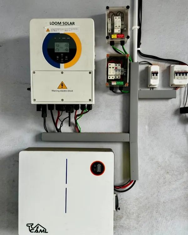 This is a 5kW hybrid inverter paired with a high-capacity CAML lithium battery in Jalalpur, UP. This clean and compact setup provides seamless power backup, ensuring the farm's operations are never interrupted.