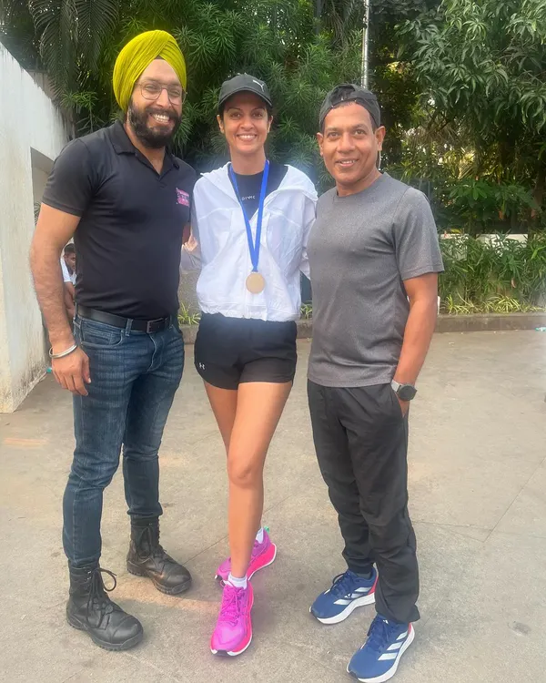 A moment of pure gratitude and surprise. Sometimes the universe rewards your consistency when you least expect it. It is a privilege to stand with my runners and celebrate their achievements, big and small.