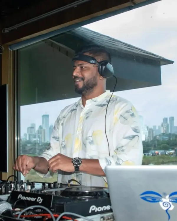 I believe the right music can turn any beautiful view into an unforgettable vibe. Here I am, spinning for a sundowner event with the Mumbai skyline as my backdrop, creating the perfect atmosphere with a mix of deep house and chill beats.