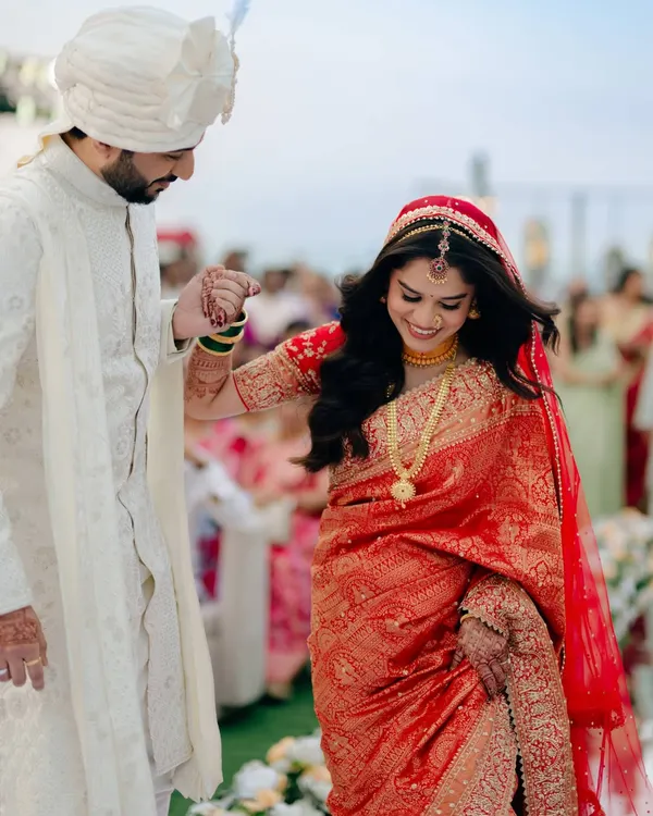 This is what it’s all about for me. That moment of pure joy on your wedding day. My bride Shweta just wanted to look like herself, and we created this soft, radiant look that let her natural beauty shine through. It’s that *Saadgi* glow for the win. ✨
