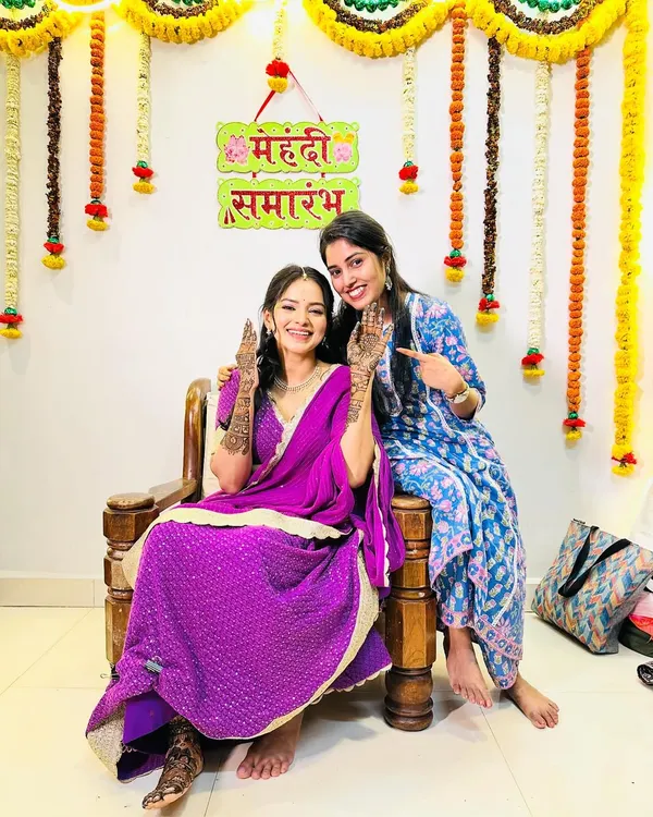 With the beautiful actress Titeekshaa Tawde during her mehendi ceremony. It was a pleasure to be her mehendi artist for her special day.