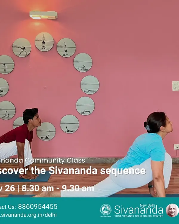 Our Sunday community class is a great way to discover the Sivananda sequence. Here, students practice Ashwa Sanchalanasana (Equestrian Pose) as part of the Sun Salutation.