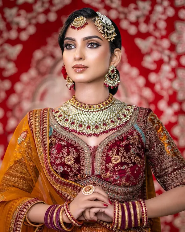 This is the artistry I bring to your special day. A stunning North Indian bridal look, meticulously crafted with a focus on flawless skin, captivating eyes, and a regal finish that lasts.