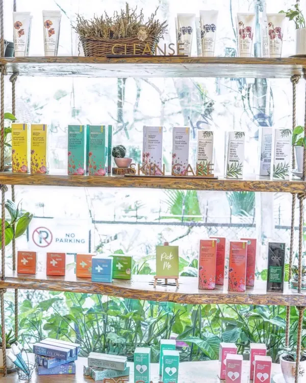 Our retail shelves are a sanctuary of natural skincare. We offer a wide range of aromatherapy-inspired products, from cleansers to serums, all beautifully displayed for you to explore.