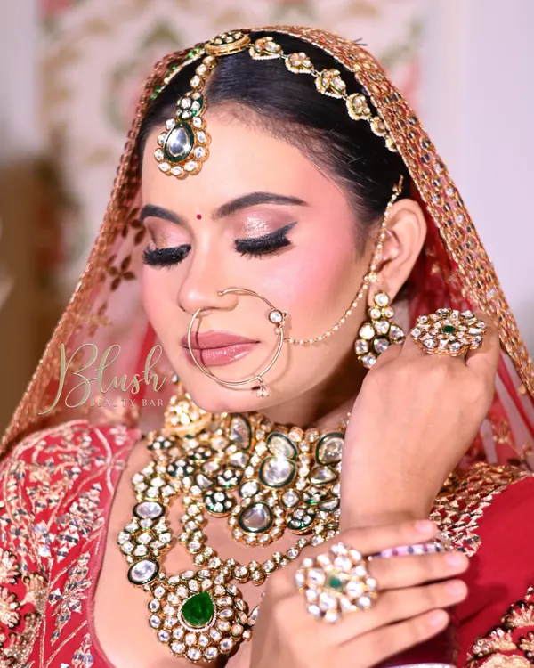 Look at the beautiful blending and clean lines in this bridal look created by a student. This is the result of dedicated hands-on practice and personal guidance.