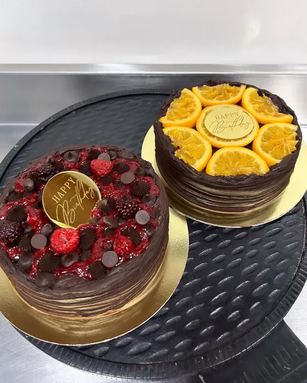 Healthy and tasty can coexist! On the left is my Low Carb No Sugar 3-berry Belgian Chocolate cake, and on the right is the Belgian Chocolate Orange version. Both are keto, gluten-free, and diabetic-friendly.
