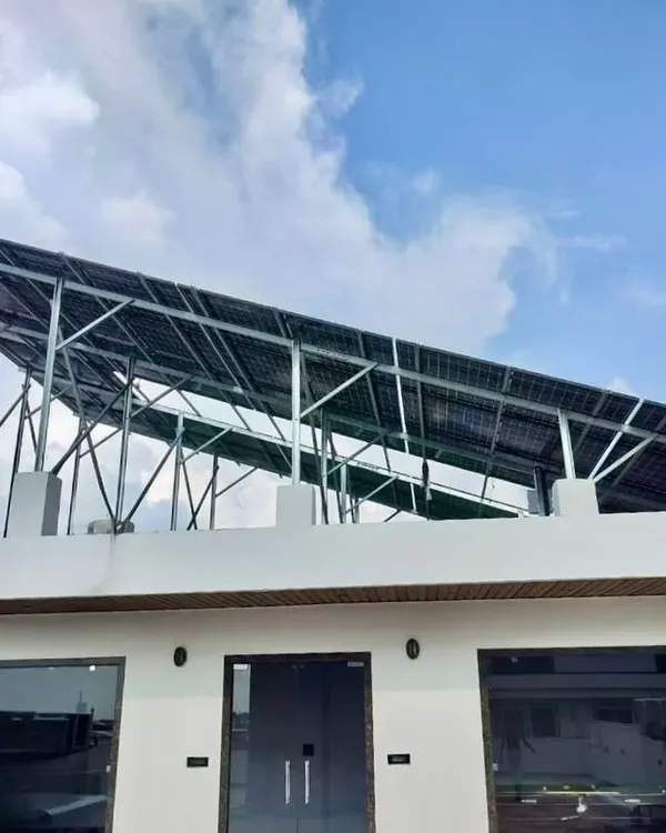 We believe your home deserves to be a powerhouse. This is a 25kW hybrid solar system we installed for a multi-storey residence in Kanpur, providing complete energy independence and turning the rooftop into a valuable asset.