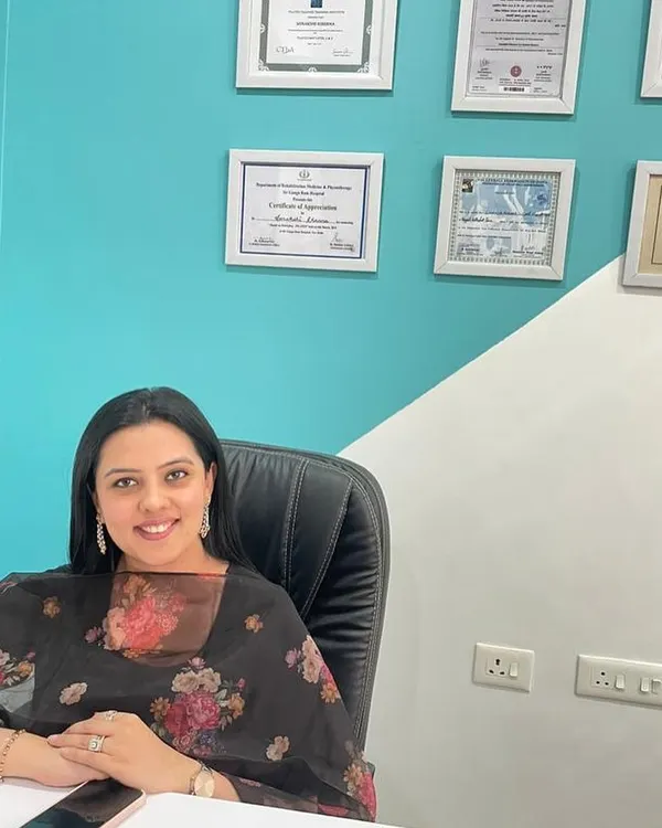 Welcome to OsteoGood. I'm Dr. Sonakshi Khanna, and this is where we will sit down together to map out your journey towards a pain-free life. My focus is always on understanding your unique concerns and creating a personalized physiotherapy and Pilates plan for you.