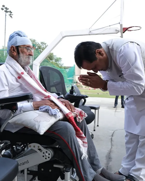 This is the essence of our academy: a deep respect for the Guru-Shishya tradition. We were honored to have Shri Sarbananda Sonowal, Hon’ble Minister, visit and seek blessings from his Guru, our founder Padma Shri and Dronacharya Awardee Shri Gurcharan Singh Ji. This moment embodies the values of humility and reverence that we instill in every player.