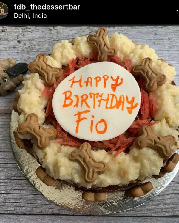 I was so excited to bake this special carrot cake for Fio's birthday! Seeing a pup's name on their very own cake is just the best. I can personalize any cake with your dog's name and age to make their day unforgettable.