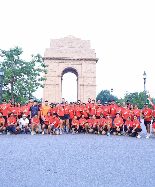 This is our tribe. A massive turnout with the ASICS Running Club for a group run, posing proudly at the iconic India Gate in Delhi. This image captures the scale and spirit of our community.