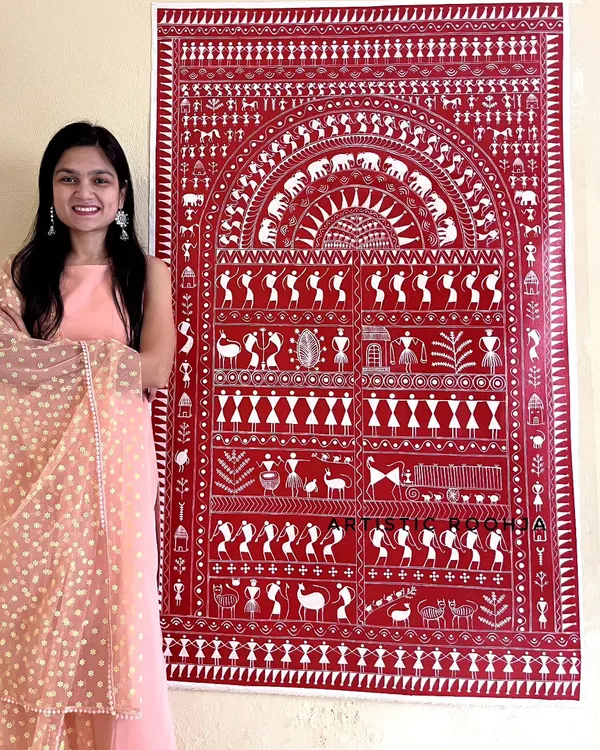This is a large, detailed Warli painting I created, depicting a complete village scene. In the mastercourse, I teach you how to layer different elements to tell a story and create such intricate pieces.