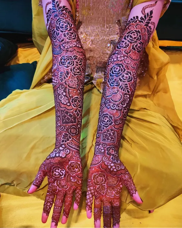 This is the kind of rich, dark stain my clients love. This photo was taken after the henna paste was removed, showing the beautiful color of the full bridal design.