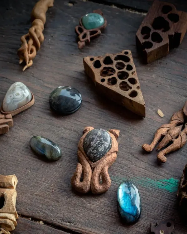 This is where wood becomes art. A stunning collection of organic artifacts, pendants, and sculptures whittled from Burmese Teak, some combined with beautiful stones. This is what you can learn to create.