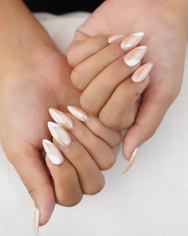 The perfect finish. Our chrome gel nail art delivers a bold, glossy, and unapologetically glam look that elevates your style.