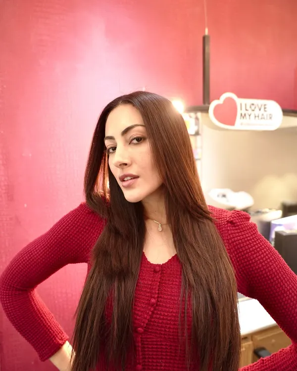 She came in quiet and left glowing. This simple but elegant long-layered cut and style proves that sometimes, all you need is a fresh shape to feel powerful.
