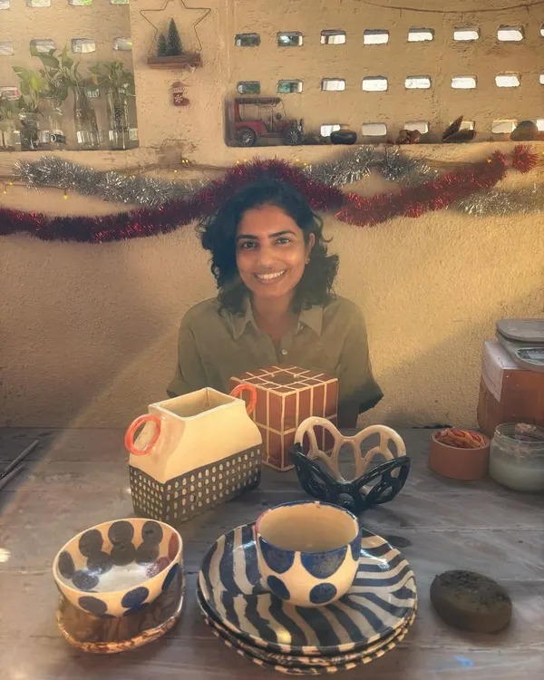 This student completed both her beginner and advanced courses with us. For her advanced work, she found her rhythm with the Nerikomi technique, creating this beautiful and calm set of patterned plates and bowls.