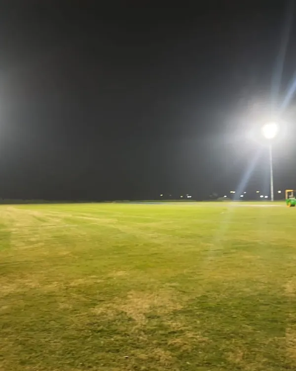We train when others rest. Our ground is equipped with professional floodlights, so your practice doesn't stop when the sun goes down. This is essential for preparing for day-night matches.