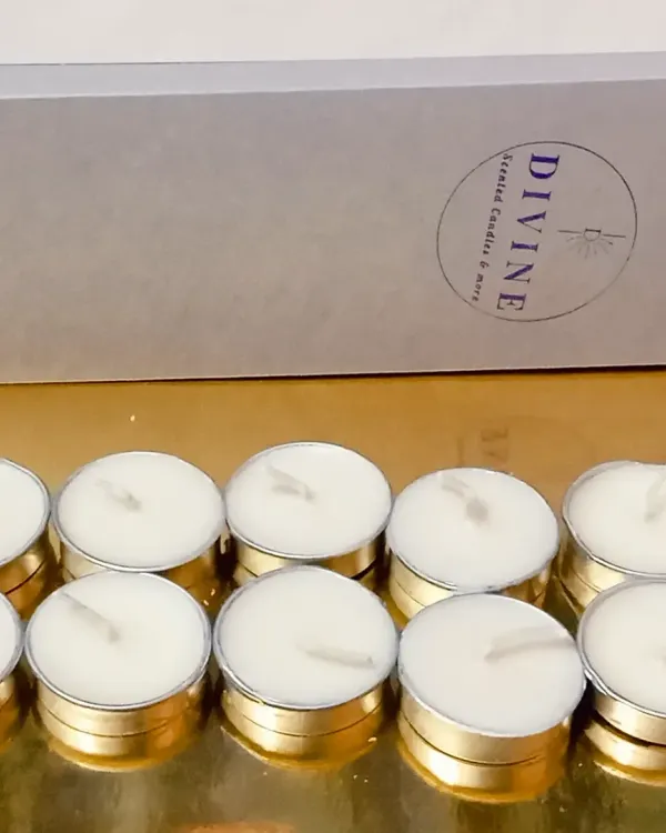 My peach-scented soy wax tealights, available in a pack of ten. Each one is hand-poured with love and contains a hint of mica for a subtle shimmer.