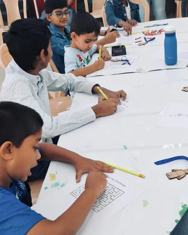 Our LEGO Mindgym workshop isn't just about building, it's about thinking! Kids start with fun activities like mazes to warm up their problem-solving skills before diving into the bricks.