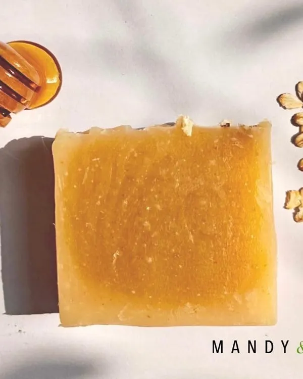 Like a warm hug for your skin, my Honey Oatmeal soap is made with raw honey and oats to calm, hydrate, and protect. It's unscented and gentle enough for sensitive skin and children.