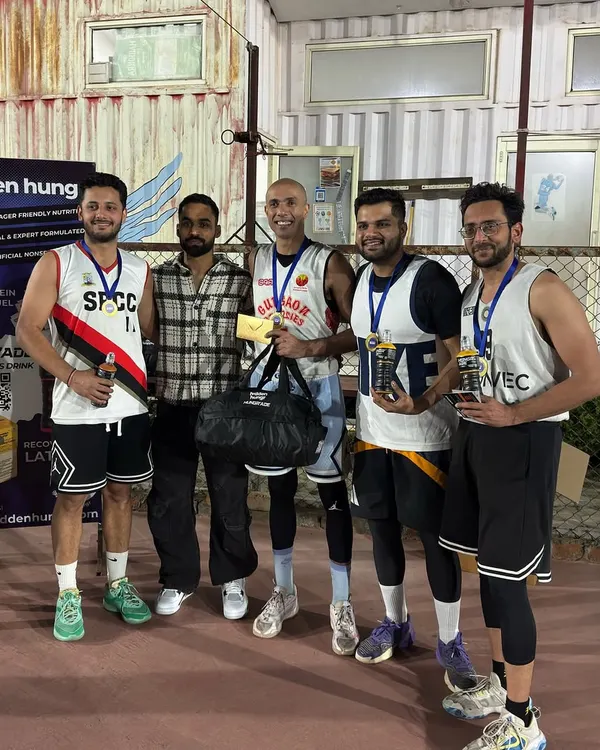 Congratulations to the finalists of our corporate tournament. Team OGz took home the win after a fierce competition against team Shooting Dragons, seen here with their prizes.