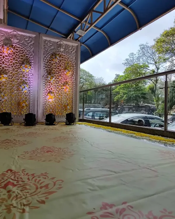 I believe in making a great first impression. This decorated entrance passage uses ornate, backlit panels to create a grand and welcoming pathway into the event.