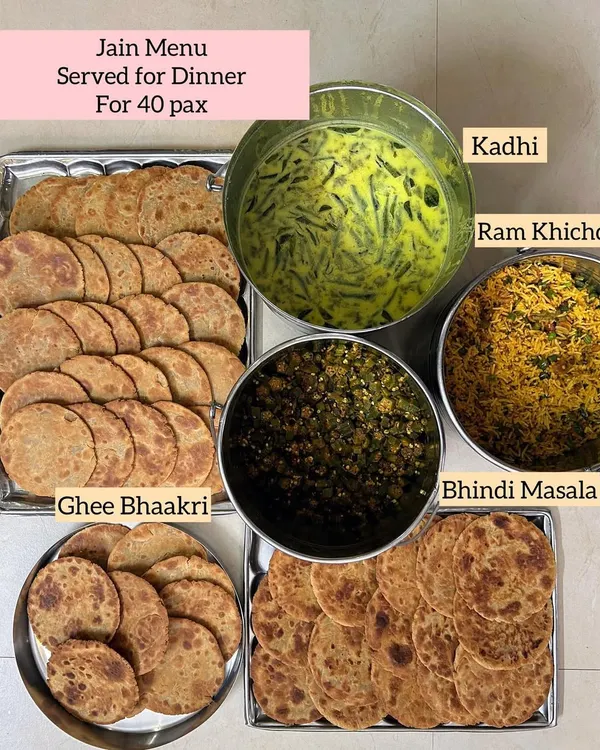 A simple and comforting Jain dinner menu I prepared for 40 people. The meal included Ghee Bhaakri, Bhindi Masala, Ram Khichdi, and Kadhi, all made with love and pure ingredients.