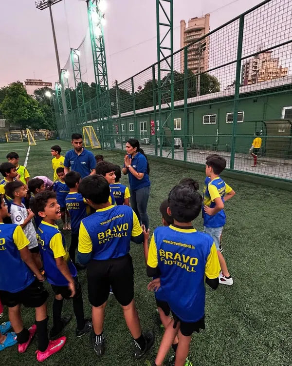 Our U9 and U11 players gather around sports psychology experts from Mpower Minds for a post-session talk. This shows our commitment to building mentally strong and intelligent footballers from a young age.