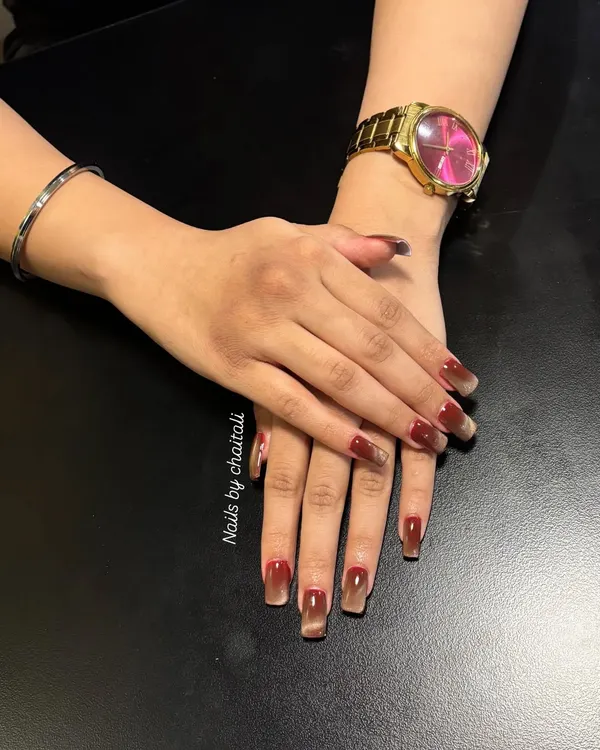 This is one of my favorite styles, the cateye nail art. I created this look on long, square-shaped nail extensions, giving it a deep, magnetic effect that shifts in the light.