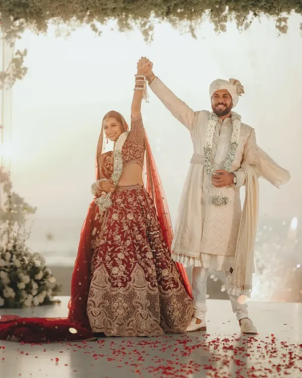 This is it. The moment when your college sweetheart story gets its blockbuster sunset ending. We planned this Goa wedding to feel just like a movie, complete with a stunning beach mandap and an ocean backdrop.