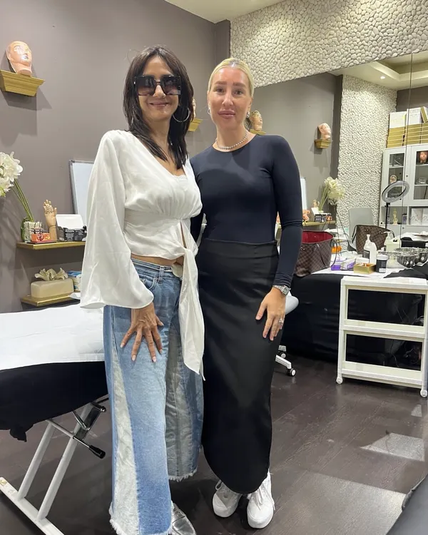 Pictured here with my trainer in Dubai, the renowned Russian expert Kateryna Medyanyk. My international training ensures I bring global standards and the latest techniques directly to you in Gurugram.