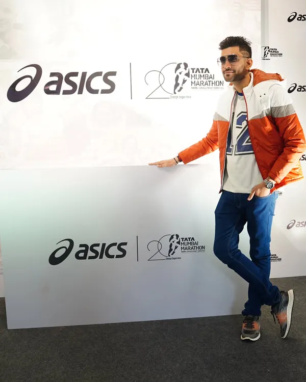 Ready to host the official launch of the Tata Mumbai Marathon merchandise by ASICS. For brand events, it's crucial to embody the brand's energy and professionalism.