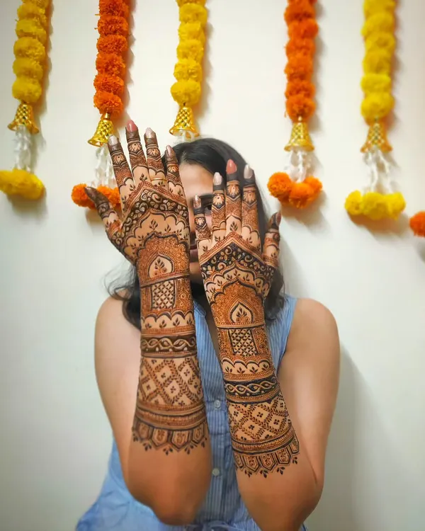 It's always fun to create designs for the bridal party. This is a full, detailed design I did for the bride's sister, coordinating with the wedding's theme while having its own unique flair.