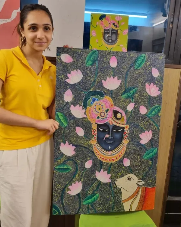 This student created a magnificent Pichwai-style painting of Shrinathji. The intricate details and vibrant colors are not just beautiful to look at; the process of creating such a piece is a spiritual journey in itself.