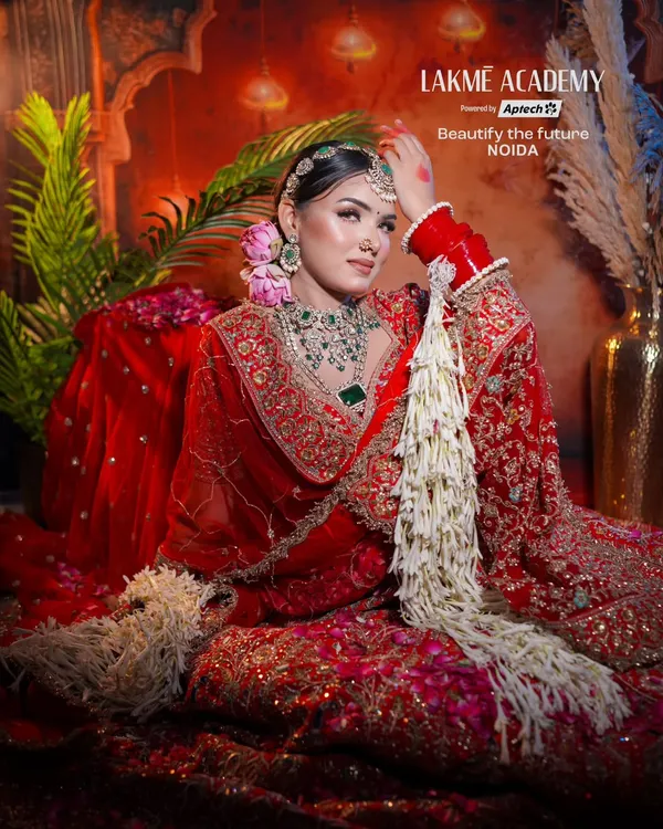 A classic red bridal lehenga paired with flawless HD makeup. We teach you how to create this radiant look, focusing on skin finish and eye definition that looks stunning both in person and on camera.