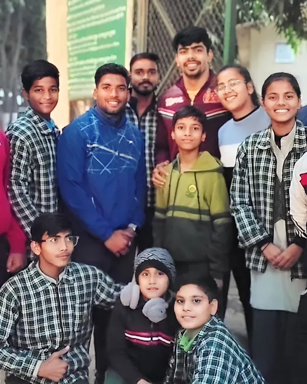 Our team had the amazing opportunity to meet Pawan Sehrawat, captain of the Indian Kabaddi team. A truly inspiring moment for our young players.
