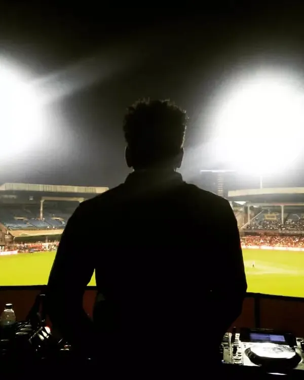 Playing at the iconic Chinnaswamy Stadium for the KCC Zee TV Kannada tournament was an incredible experience. There is nothing like the energy of a full stadium, and it was an honor to provide the soundtrack for an event with stars like Kichcha Sudeepa and Shiva Rajkumar.