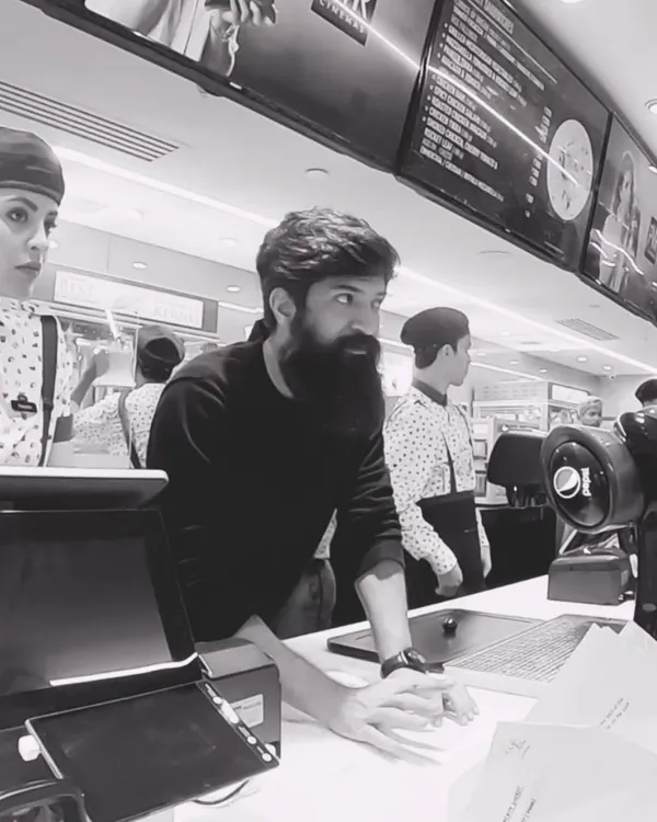 Behind the scenes as the Director of Choreography for a PVR Cinemas shoot. Here I am at the food court set, planning the shot with the artists.