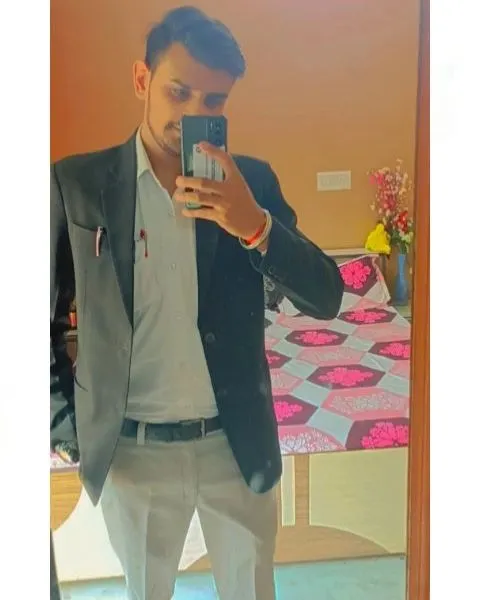 Dressed in formal advocate attire, ready for the day's legal challenges. I believe that consistent discipline in preparation and presentation is key to achieving a favorable outcome in any legal matter.