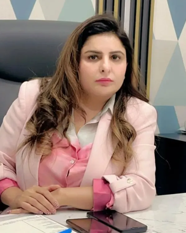 Our lead doctor, Dr. Ritu, during a consultation. Every treatment plan at Skinpheras is created with a doctor-led approach to ensure safety and efficacy.