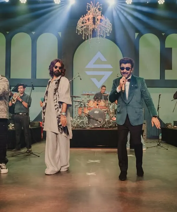 The sangeet finale came alive with an unforgettable live performance by Sachin and Jigar. We managed the entire production to create an electric set that had every single guest on their feet.