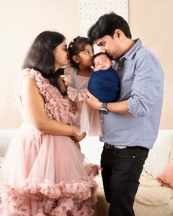This is what it's all about. Those quiet, loving moments when a family welcomes its newest member. We create a calm space for these gentle newborn and family sessions.