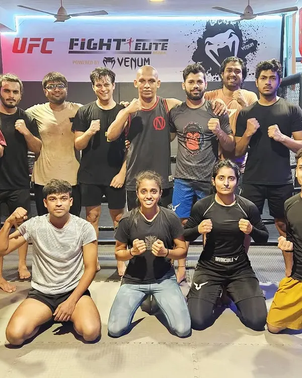 This is our combined batch. It’s a great opportunity for students from different classes to come together, train with new partners, and test their skills in a friendly environment. The energy is always amazing.