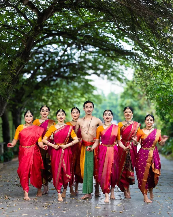 The Chithkala Ensemble in a moment of unified grace during our outdoor shoot for "Tyāgarāja Hṛt Sādana." This production is a journey into the heart of Saint Tyagaraja's timeless compositions.