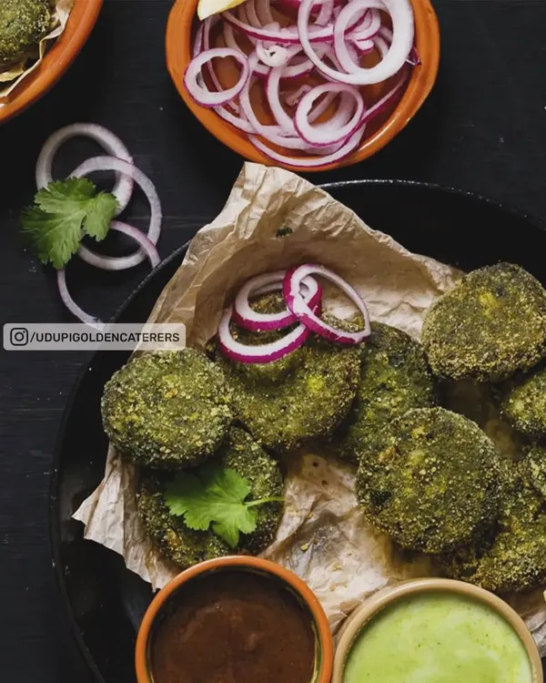 Our Hara Bhara Kababs are nutritious and delicious patties made from spinach, peas, and potatoes. They are served with mint and tamarind chutneys, making for a perfect vegetarian starter.