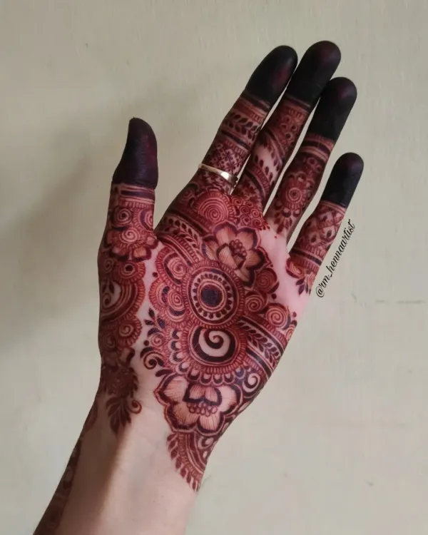 This is the gorgeous, deep reddish-brown colour that makes all the effort worth it. This is the result of my natural henna after 48 hours.