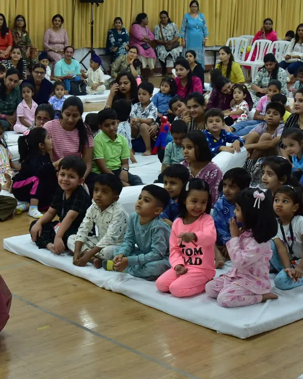 Look at these faces, so full of attention and curiosity. This was a beautiful session at the Fravashi Academy in Nashik, where over 200 parents and children gathered. In these moments, we create a wonderland of tales together.